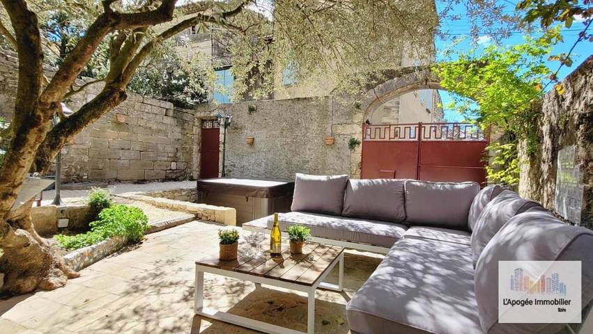 Location de vacances pour 10 personnes, avec terrasse et jacuzzi à Sanilhac-Sagriès - 2