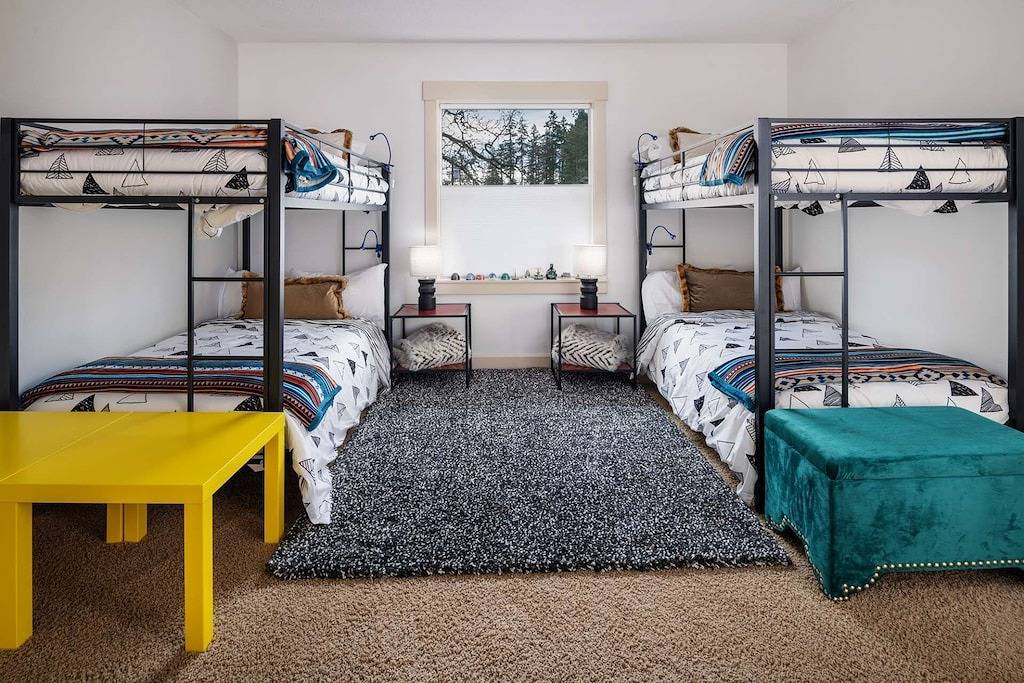 Vacation Home for 16 Guests in Beaverton, Willamette Valley