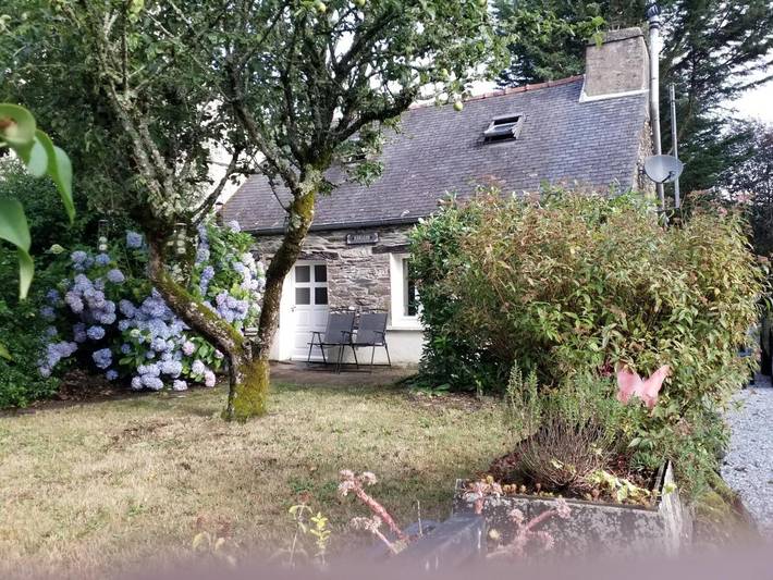 Location de vacances pour 2 personnes, avec Terrasse et Jardin à Caurel