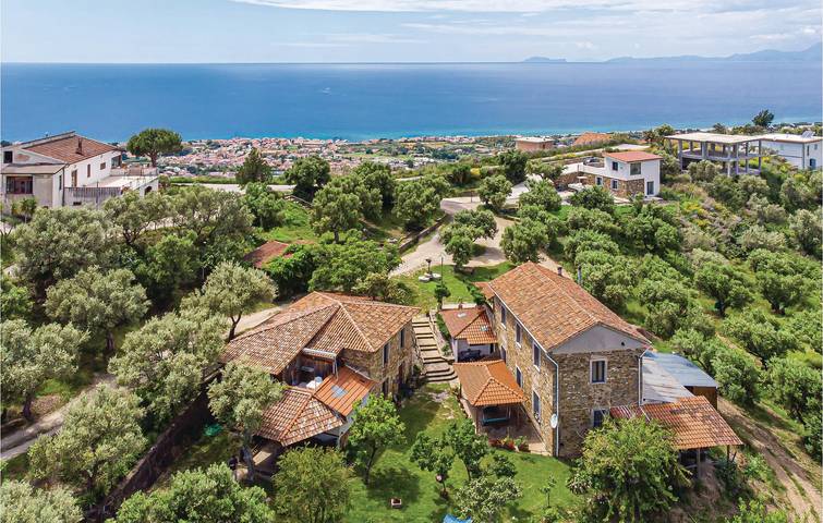 Ferienwohnung für 3 Personen, mit Terrasse in Santa Maria di Castellabate