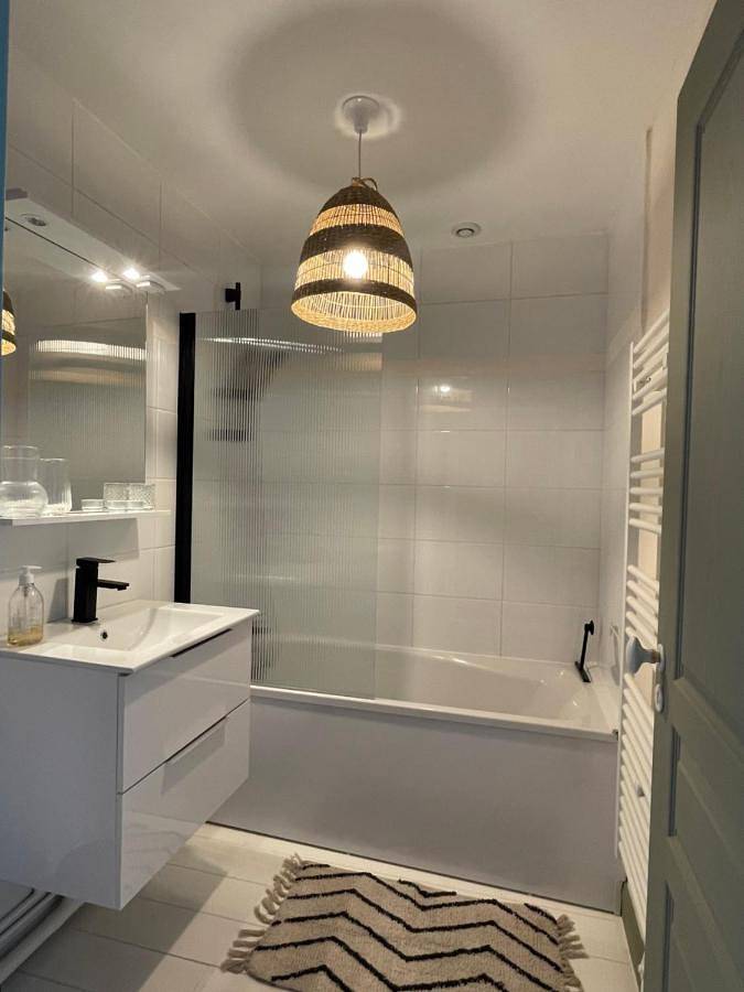 Appartement entier, One-Bedroom Apartment in Montreuil (Pas-de-Calais), Région de Montreuil