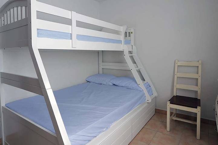 Swimmingpool und einen privaten Garten mit voller Internetzugang in La Môle, Mittelmeerküste (Frankreich)