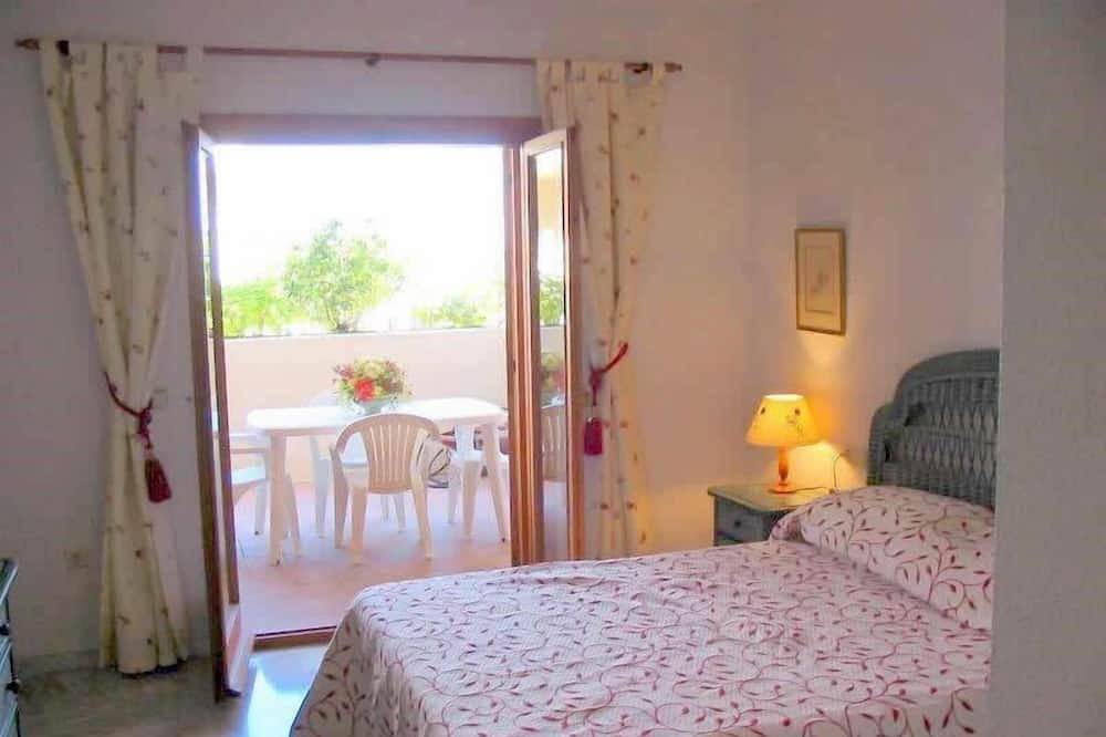 Ganze Wohnung, Gut ausgestattete 2 Schlafzimmer, 2 Badezimmer Apartment im Poolbereich in Puerto de la Duquesa, Manilva
