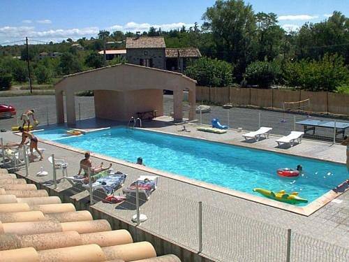 Location de vacances pour 6 personnes, avec piscine ainsi que jardin et terrasse, animaux acceptés à Lablachère - 3