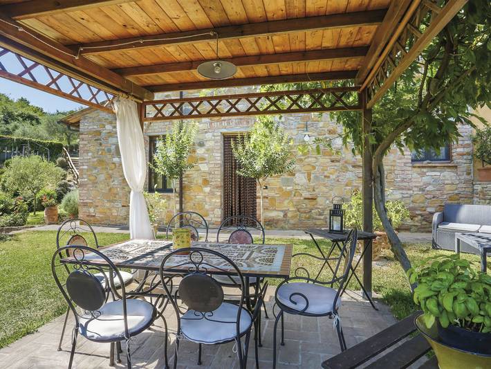 Location de vacances pour 6 personnes, avec jardin et terrasse à Montaione - 2