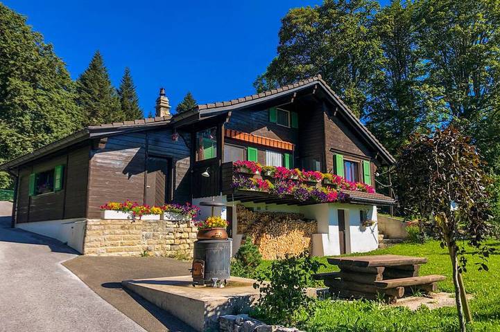 Chalet pour 5 personnes, avec balcon et sauna ainsi que jardin et jacuzzi - 1