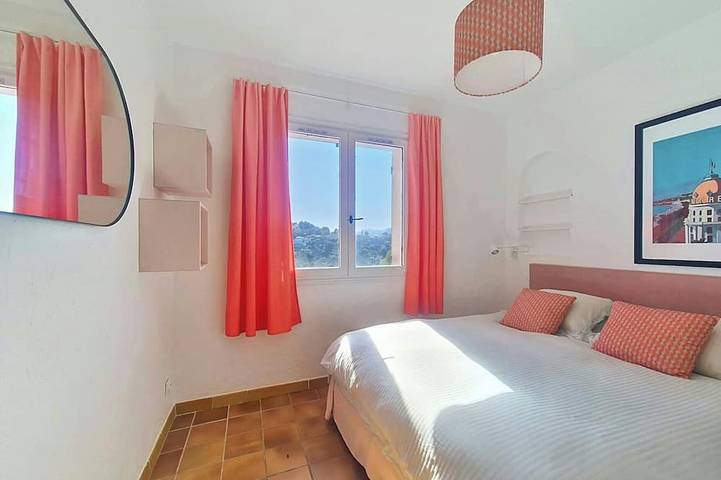 Mediterrane Villa in den Hügeln von Nizza in Aspremont, Mittelmeerküste (Frankreich)