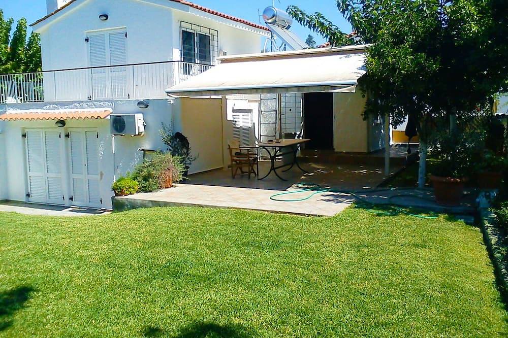 Unvergessliche Urlaubsmomente in einer Villa, ein Steinwurf vom Meer in Chalkida, Euböa