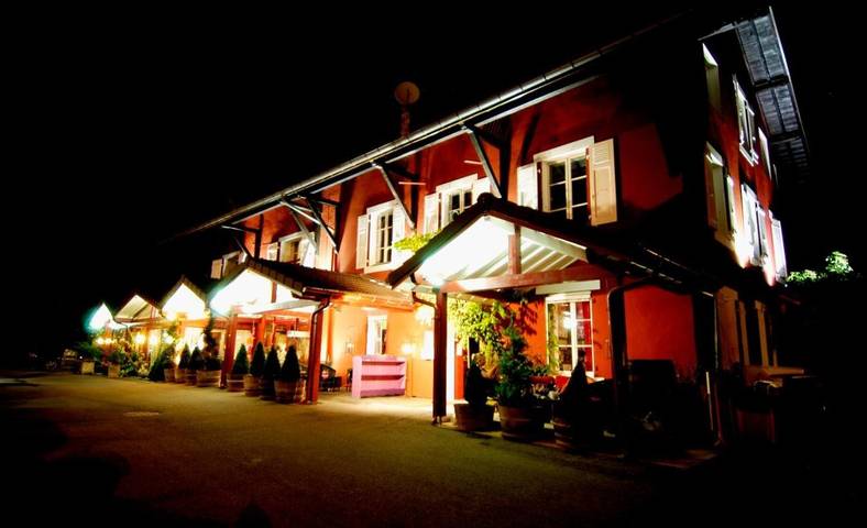 Hôtel pour 2 personnes, avec Terrasse ainsi que Jardin et Sauna à Vétraz-Monthoux
