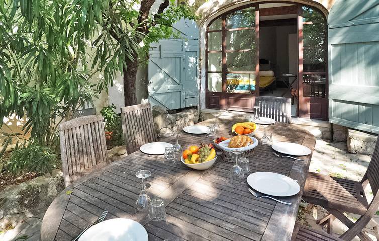 Location de vacances pour 8 personnes, avec piscine et terrasse, animaux acceptés à Paradou - 2