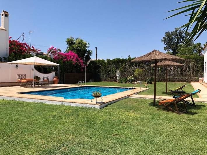Casa de vacaciones para 8 personas, con piscina además de jardín y vistas - 1