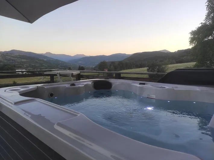 Alojamiento y desayuno para 2 personas, con jacuzzi y jardín - 1