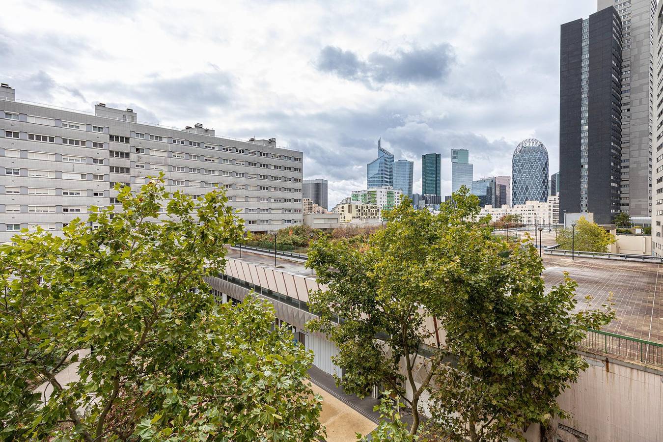 Apartamento entero, Guestready - Sunny Side Up con balcón in Courbevoie, Altos del Sena