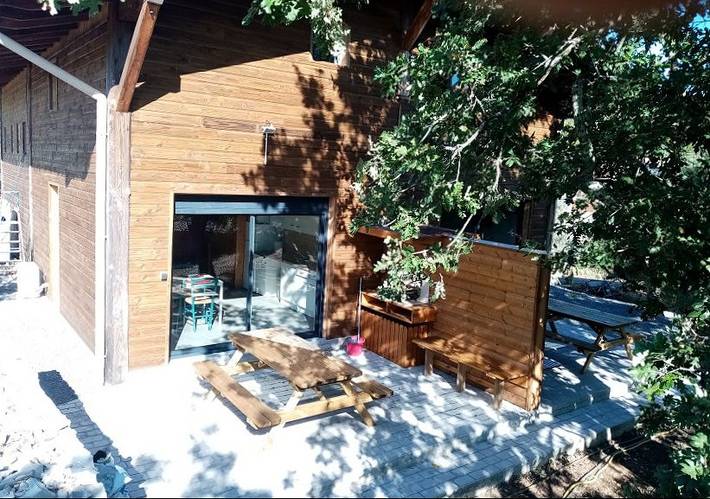 Gîte pour 4 personnes, avec piscine ainsi que terrasse et jardin, animaux acceptés en Ardèche - 3