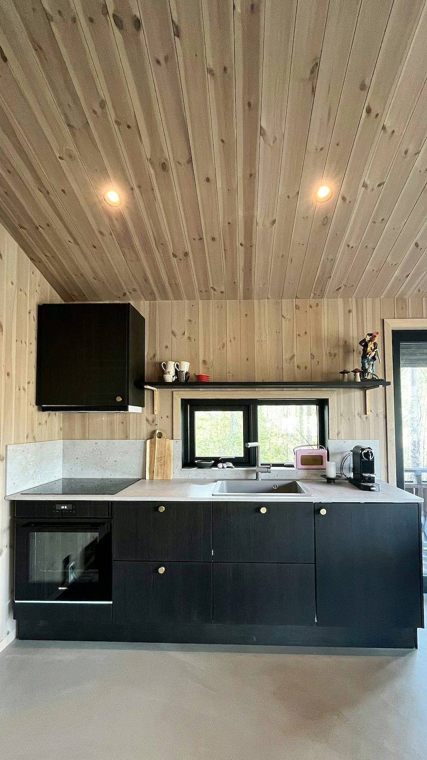 Ganze Wohnung, Moderne Hütte hoch über dem Storelva bei Eikefjord in Flora