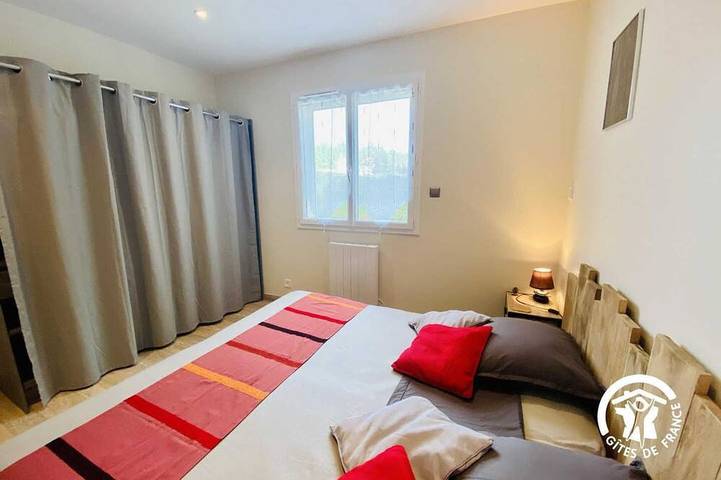 Location de vacances pour 4 personnes, avec jardin à Les Martys - 4