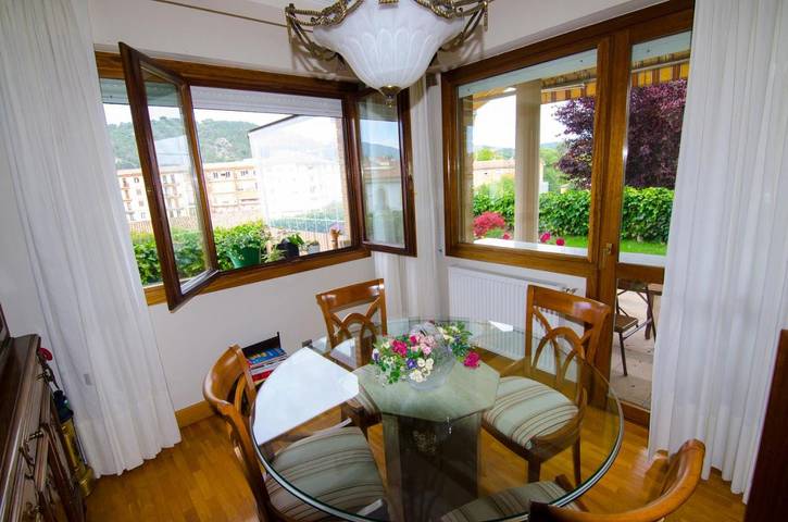 Location de vacances pour 2 personnes, avec terrasse ainsi que vue et jardin à Estella - 2