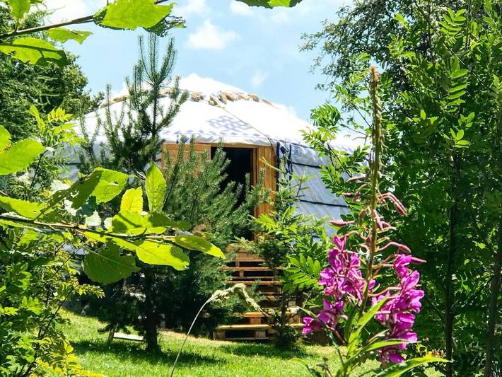 Tente pour 4 personnes, avec Jardin et Vue dans le Puy-de-Dôme