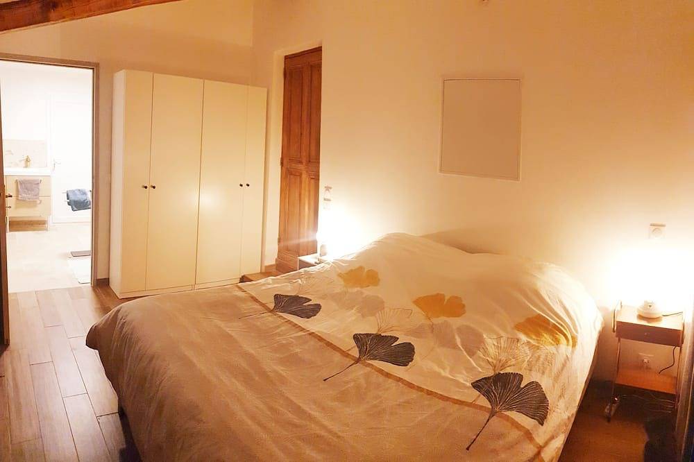 Provencal villa with pool and lovely view! in Boulbon, Arles und Umgebung