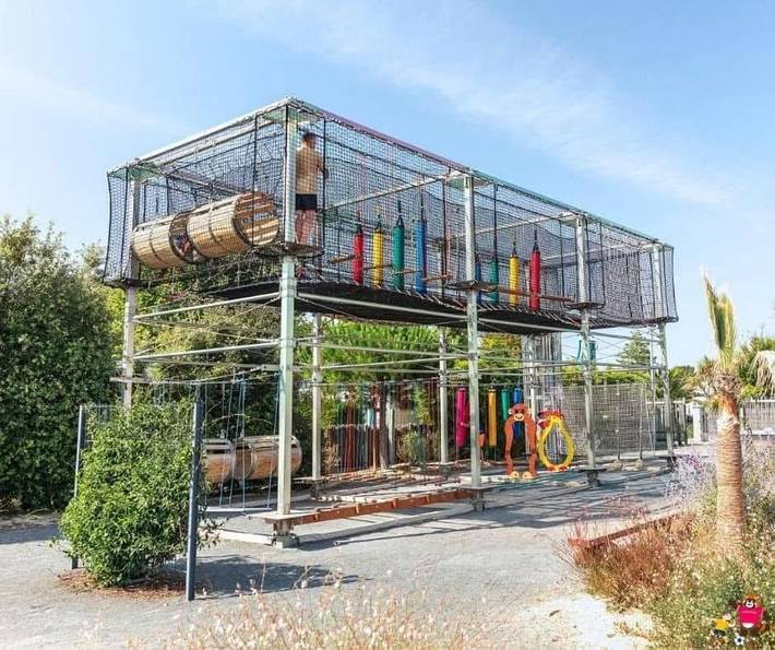 Camping pour 6 personnes, avec jardin et piscine