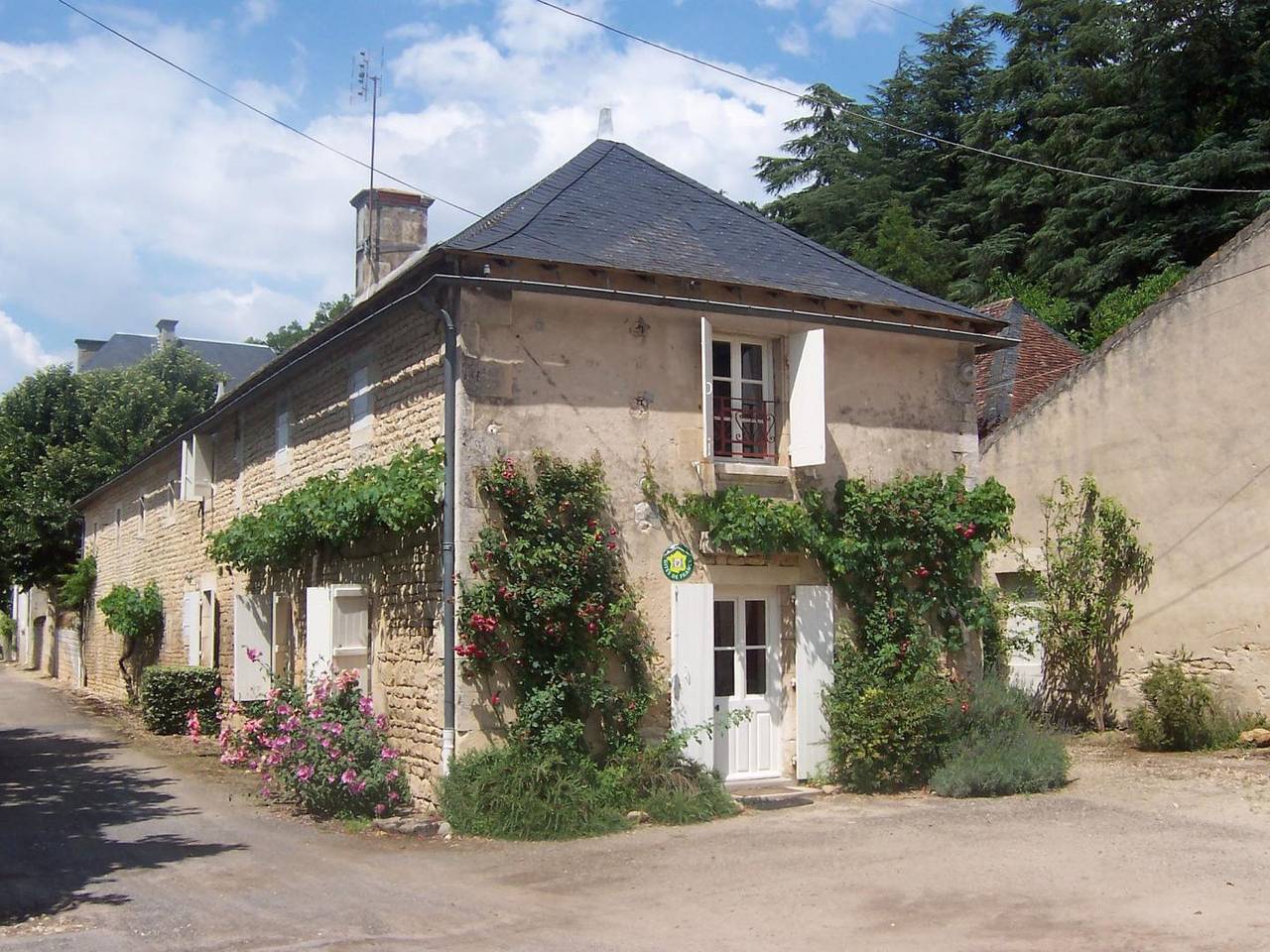 Gîte pour 6 Personnes dans Valdivienne, Vienne (France)