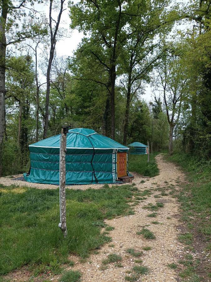 Tente pour 4 personnes, avec terrasse ainsi que vue et jardin dans le Loir-et-Cher - 3