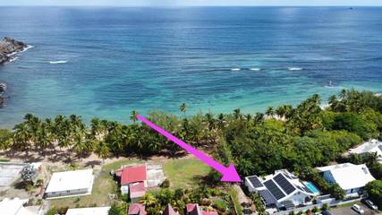 Gîte pour 2 personnes, avec jardin ainsi que terrasse et vue dans Anse l'Etang