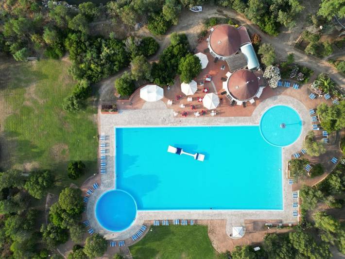 Bungalow für 2 Personen, mit Terrasse und Garten sowie Kinderpool und Pool in Costa Smeralda - 3