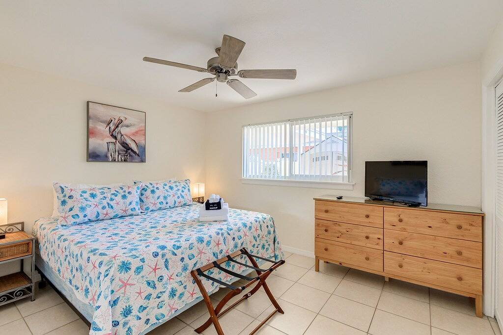 Fiesta Flamingo Cottage Blocks to Beach & River ~ Kayaks and Bikes Provided! in Cocoa Beach, Space Coast