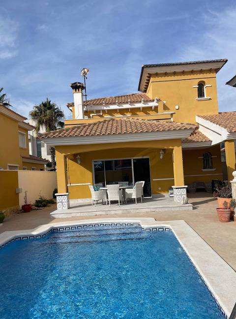 Casa vacanza per 8 persone, con Vista oceano e Piscina nonché Vista lago a La Zenia