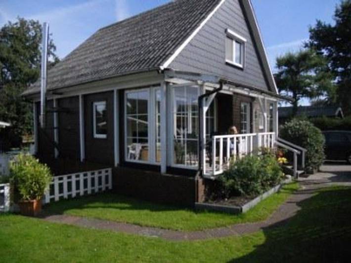 Ferienwohnung für 3 Personen, mit Balkon und Terrasse sowie Garten in Südbrookmerland