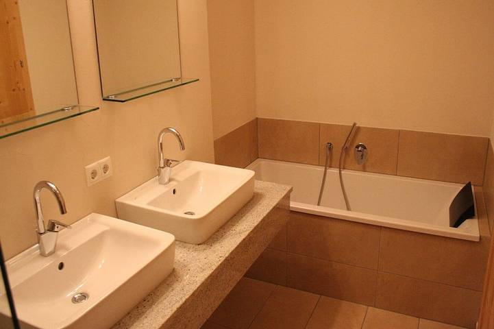 Hütte für 6 Personen, mit Terrasse und Sauna sowie Garten in Mittersill - 4