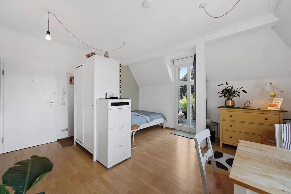 Ganze Wohnung, Sonniges Apartment in Jugendstilvilla im Ludwigsburger Süden in Ludwigsburg, Landkreis Ludwigsburg