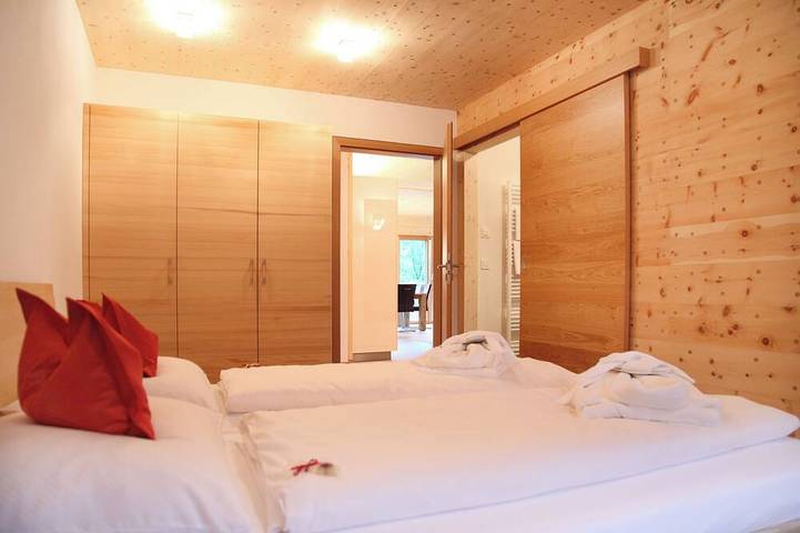 Ferienwohnung für 4 Personen, mit Pool und Sauna sowie Balkon und Garten in Elzach