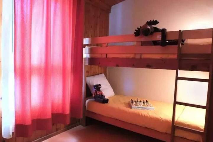 Location de vacances pour 6 personnes, avec terrasse ainsi que piscine et balcon/terrasse à Lavoûte-Chilhac - 3