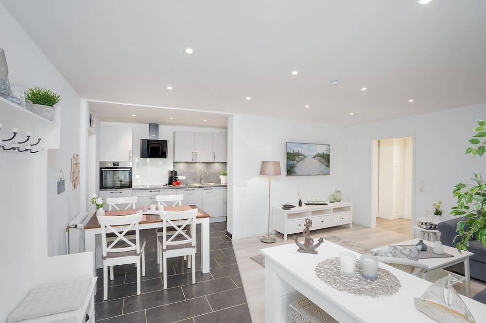 Ganze Wohnung, Moderne Ferienwohnung nahe der holsteinischen Schweiz. Zwei Kilometer zu Ostsee. in Hohenfelde, Südliche Ostseeküste