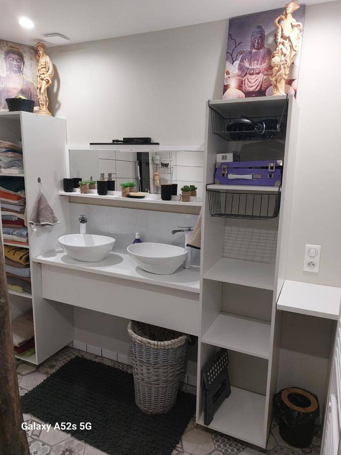 Location de vacances pour 6 personnes, avec terrasse et vue, animaux acceptés à Labégude - 2