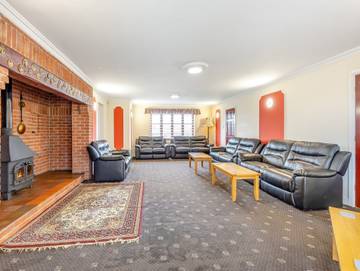 Holiday Rental for 20 People in Twyford and Stenson, Derbyshire, Photo 4