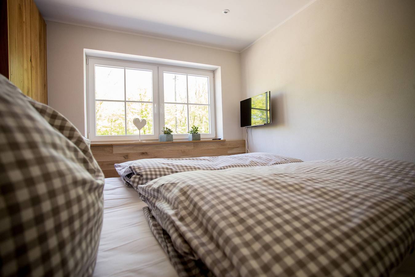 Ganze Wohnung, Ferienwohnung 'Buchfink B, 50qm' mit Bergblick, privater Terrasse und Wlan in Lennestadt, Sauerland