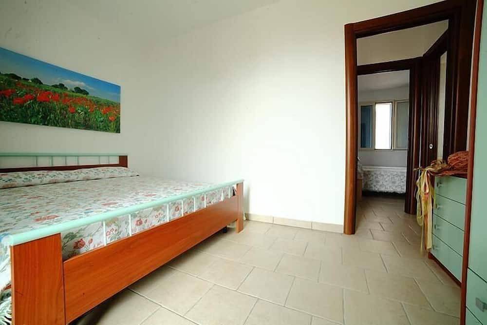 Entire apartment, Holiday apartment Ugento for 1 - 4 persons with 2 bedrooms - Holiday apartment in one or multi-famil in Torre Mozza (Salento), Gulf of Taranto