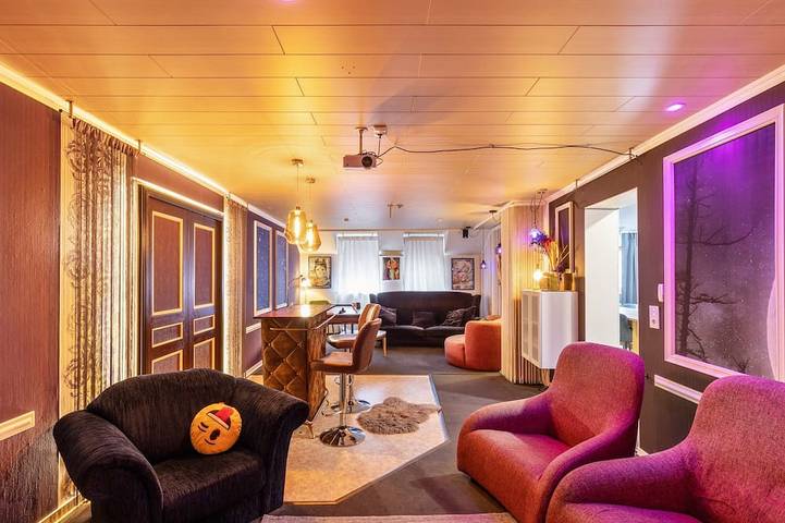 Ferienhaus für 19 Personen, mit Sauna und Balkon sowie Whirlpool, mit Haustier in Bad Ems