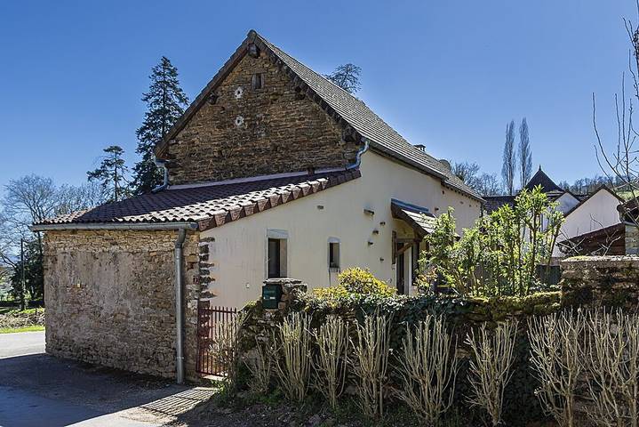 Gîte pour 4 personnes, avec jardin et terrasse à Burnand