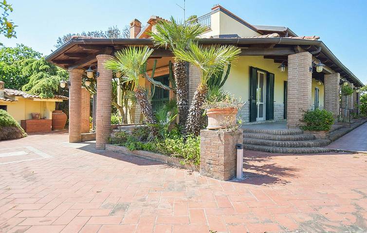 Accogliente appartamento con 2 camere da letto, giardino, terrazza e a 2 km dalla spiaggia in Licinella - Torre di Paestum, Capaccio