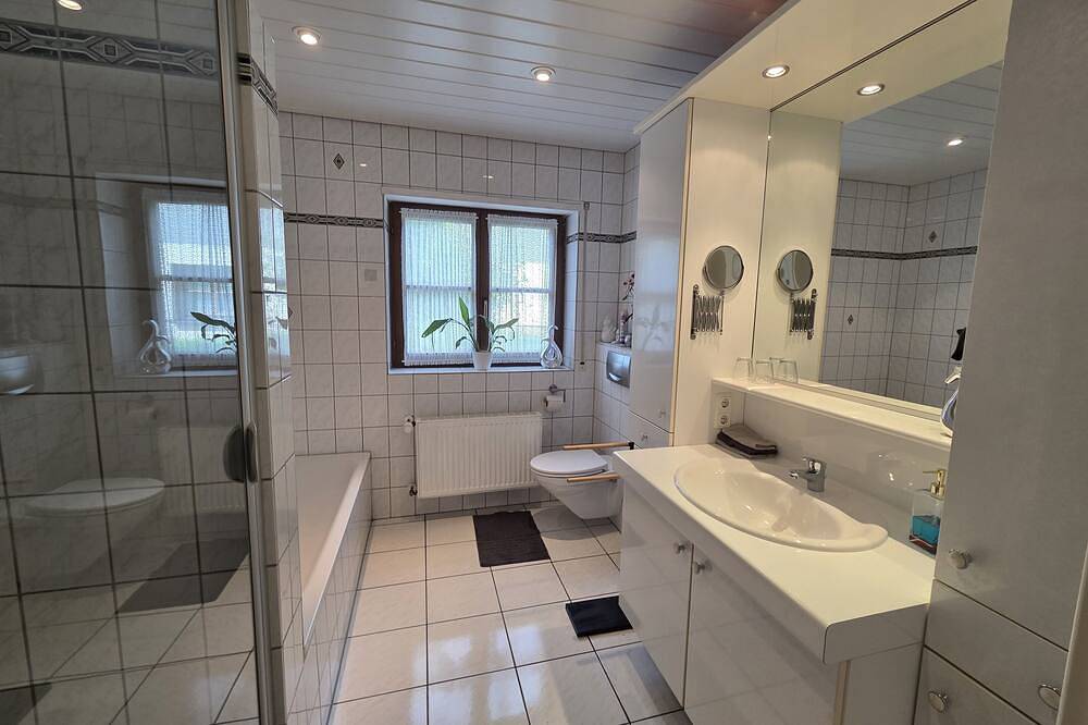 Ganze Wohnung, Traumhafte Ferienwohnung mit Moselblick in Pölich, Moseleifel