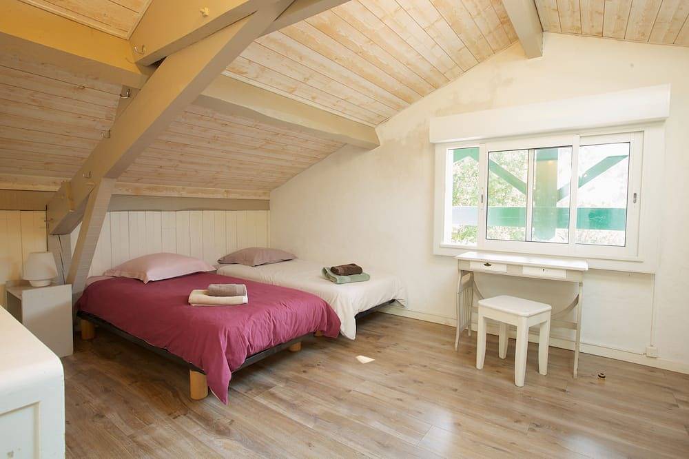 Beautiful, quiet villa, 5 minutes' walk from the ocean in Lake Hossegor, Hossegor