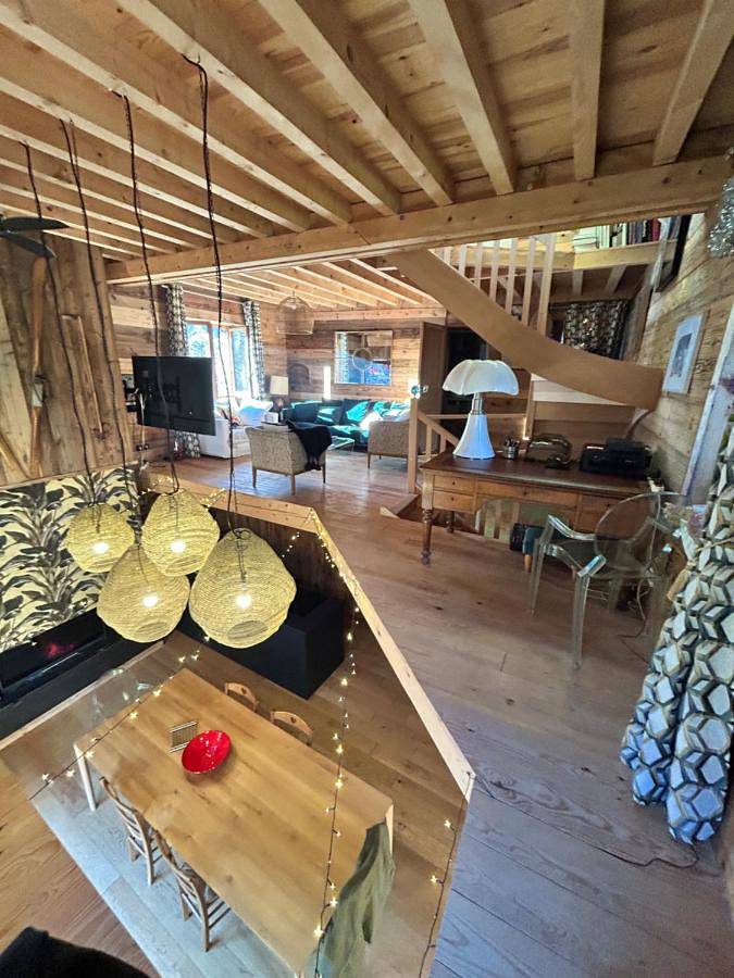 Gîte pour 6 personnes, avec Balcon et Jacuzzi ainsi que Terrasse et Jardin à Accous