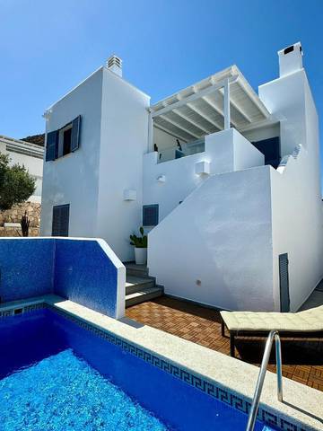 Casa rural para 8 personas, con piscina además de vistas y jardín en San José (Almería)