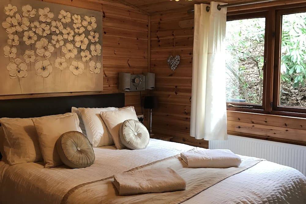 Lake District Log Cabin in White Cross Bay, Lake District