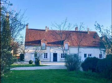 Location de vacances pour 8 personnes, avec jardin et terrasse à Poulaines