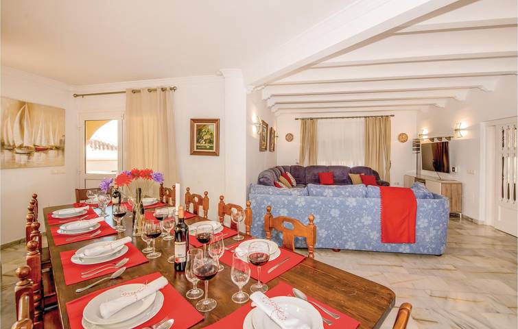 Ferienhaus für 18 Personen, mit Terrasse und Garten sowie Pool in Benalmádena - 3